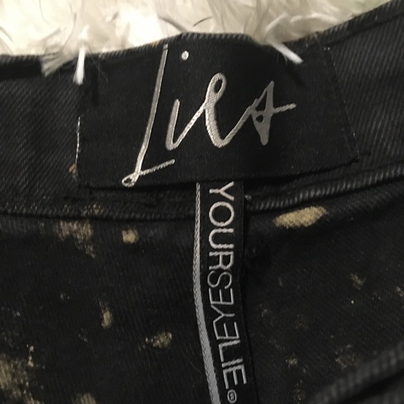 Your Eyes Lie upcycle bleached shorts - Picture 4 of 6